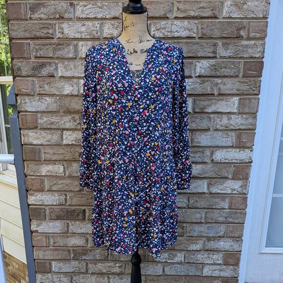 Ann Taylor LOFT Heart Print Swing dress size Medium - Picture 3 of 9